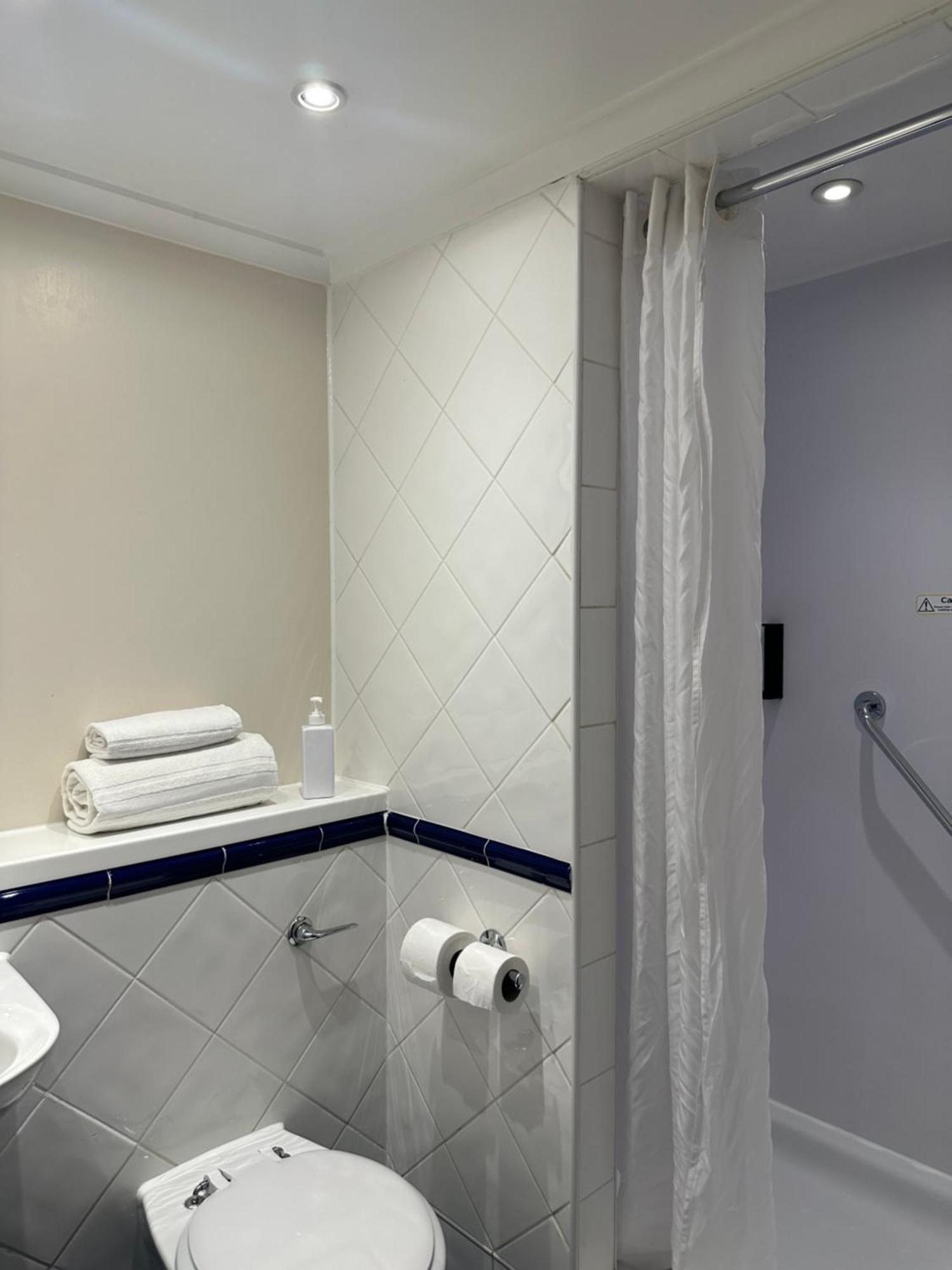 Go2 Glasgow Cumbernauld Hotel - Free Parking And Pet Friendly Exterior foto